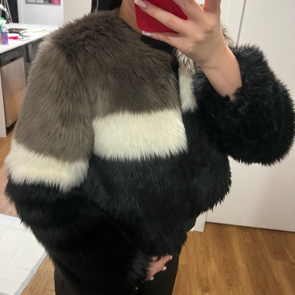 Faux Fur Jacket - Picture 1 of 8